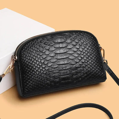 Notoría | Amélie – Elegant Vegan Leather Crossbody Bag – Spacious & Adjustable Strap